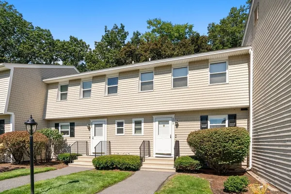 $849,000 | 2255 Commonwealth Avenue, Unit 2255, Newton, MA 02466