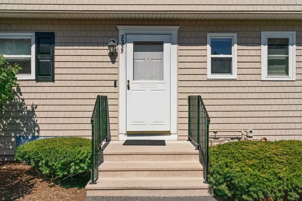 $849,000 | 2255 Commonwealth Avenue, Unit 2255, Newton, MA 02466