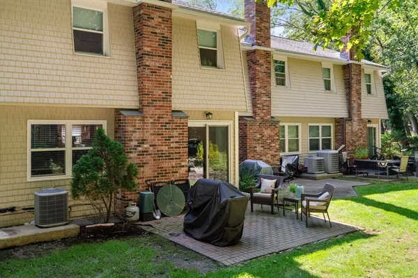 $849,000 | 2255 Commonwealth Avenue, Unit 2255, Newton, MA 02466