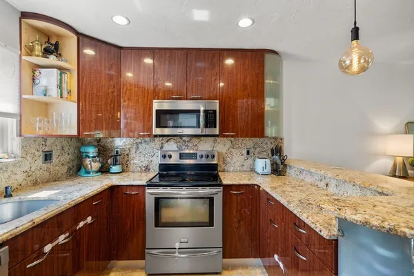 $849,000 | 2255 Commonwealth Avenue, Unit 2255, Newton, MA 02466