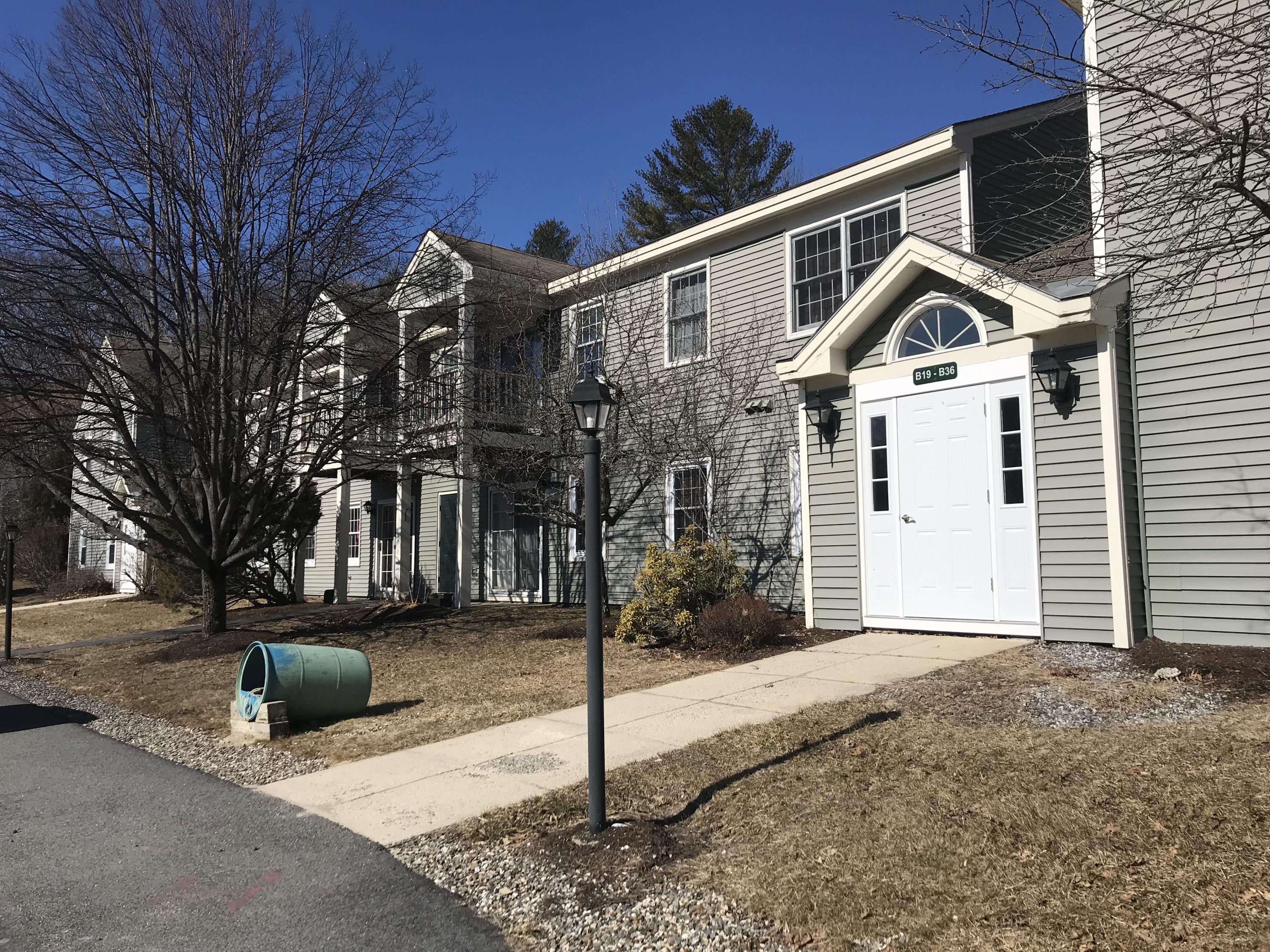 25 B Somerset, Unit 25B Freeport, ME 04032 - Photo 2 of 21 Full length exterior