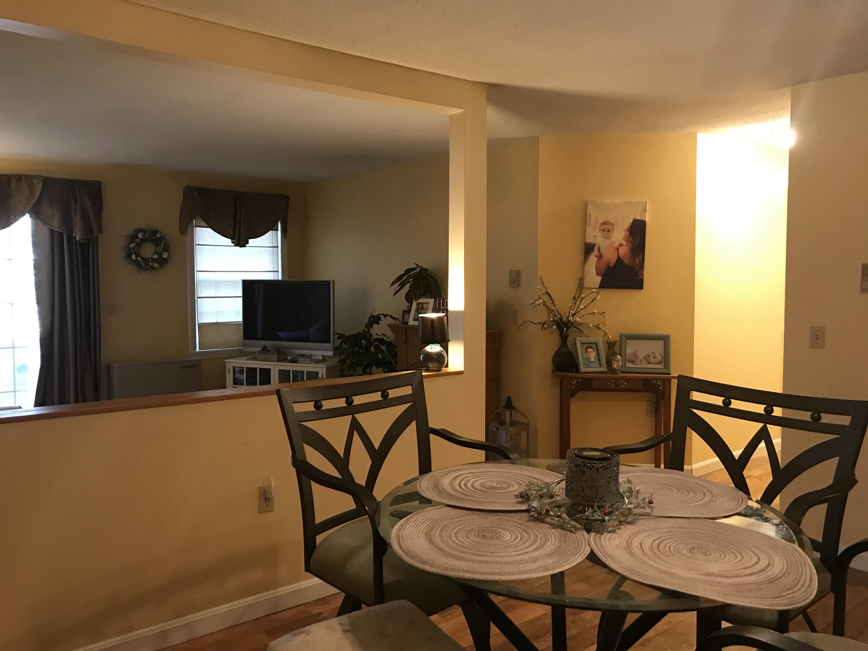 25 B Somerset, Unit 25B Freeport, ME 04032 - Photo 4 of 21 Dining through