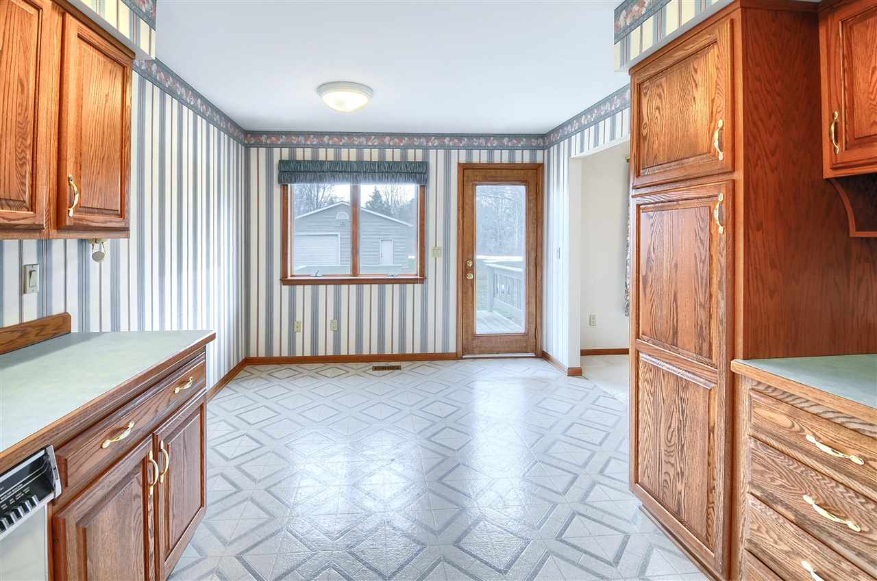 8307 Potter Road Flushing, MI 48433 - Photo 20 of 48 Breakfast Room