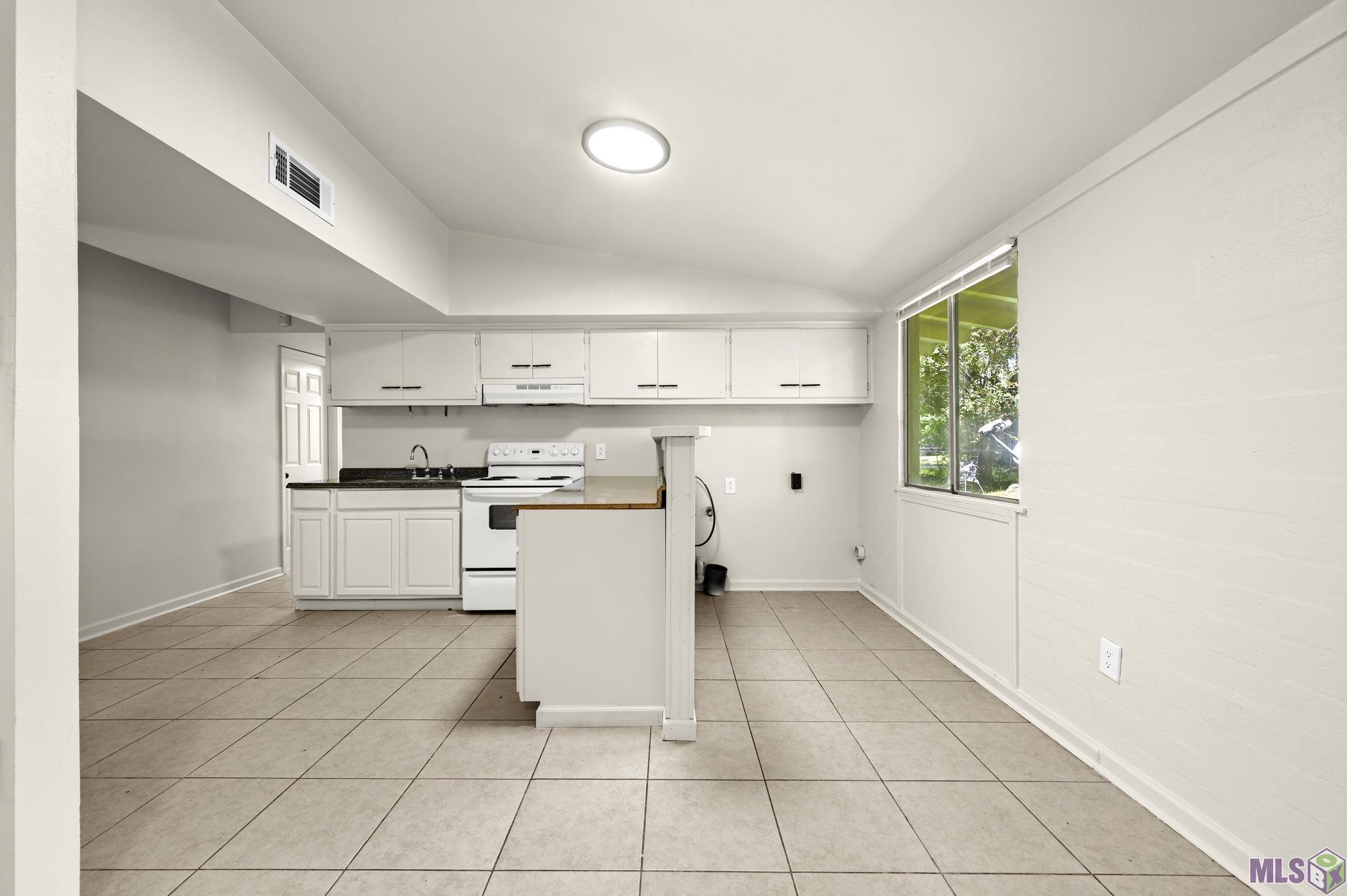 11733 Biscayne Drive Baton Rouge, LA 70814 - Photo 10 of 20 kitchen