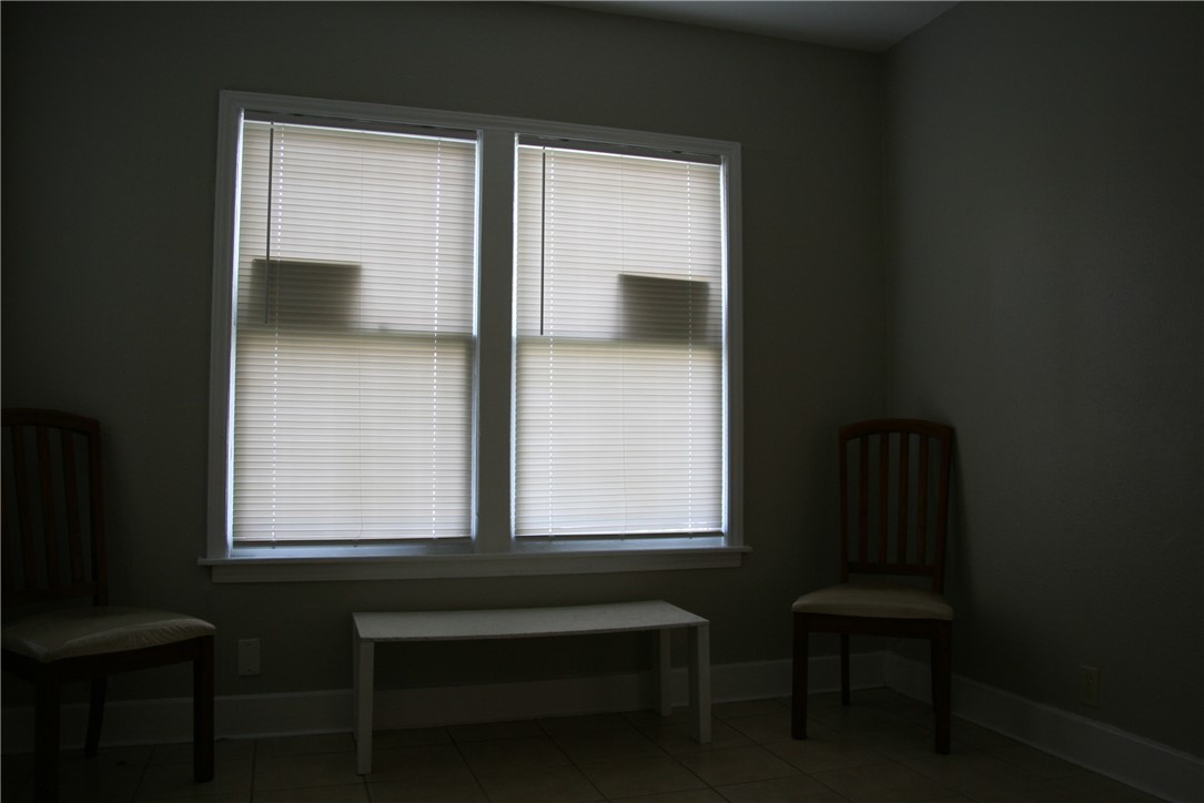 814 Ohio Avenue, Unit 2 Corpus Christi, TX 78404 - Photo 4 of 9 a view of outdoor space and window