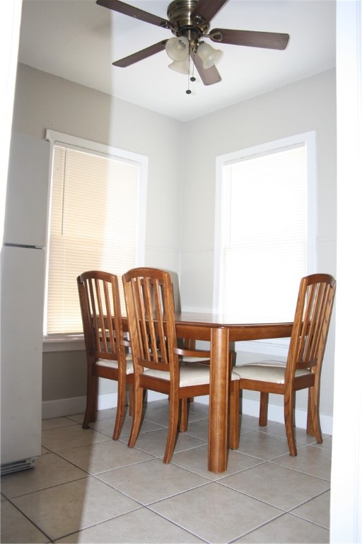 814 Ohio Avenue, Unit 2 Corpus Christi, TX 78404 - Photo 7 of 9 a view of a dining room with furniture