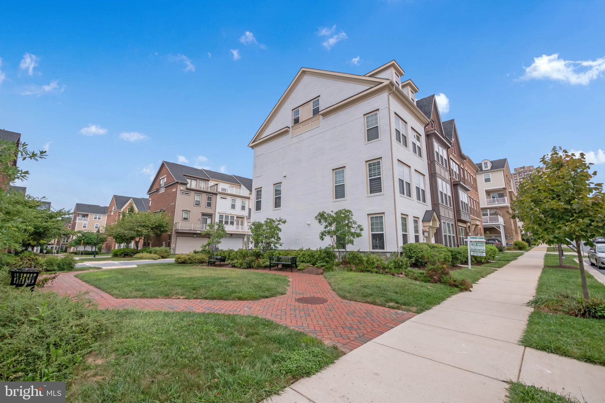 End Unit 4 Level Townhouse