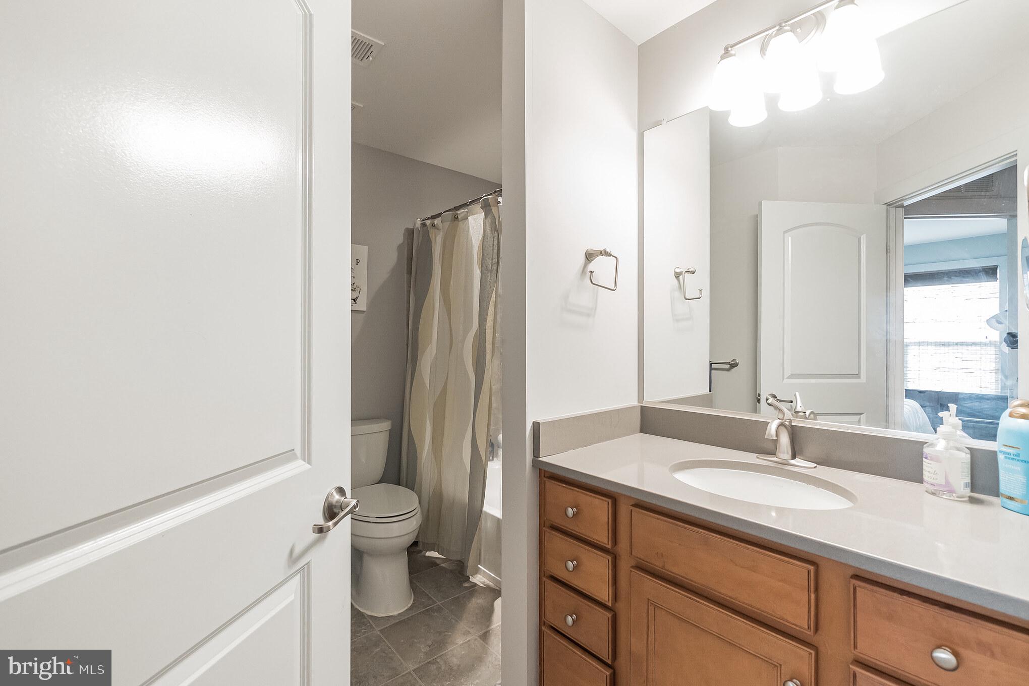 223 Strummer Lane Gaithersburg, MD 20878 - Photo 24 of 41 2nd Full Bathroom