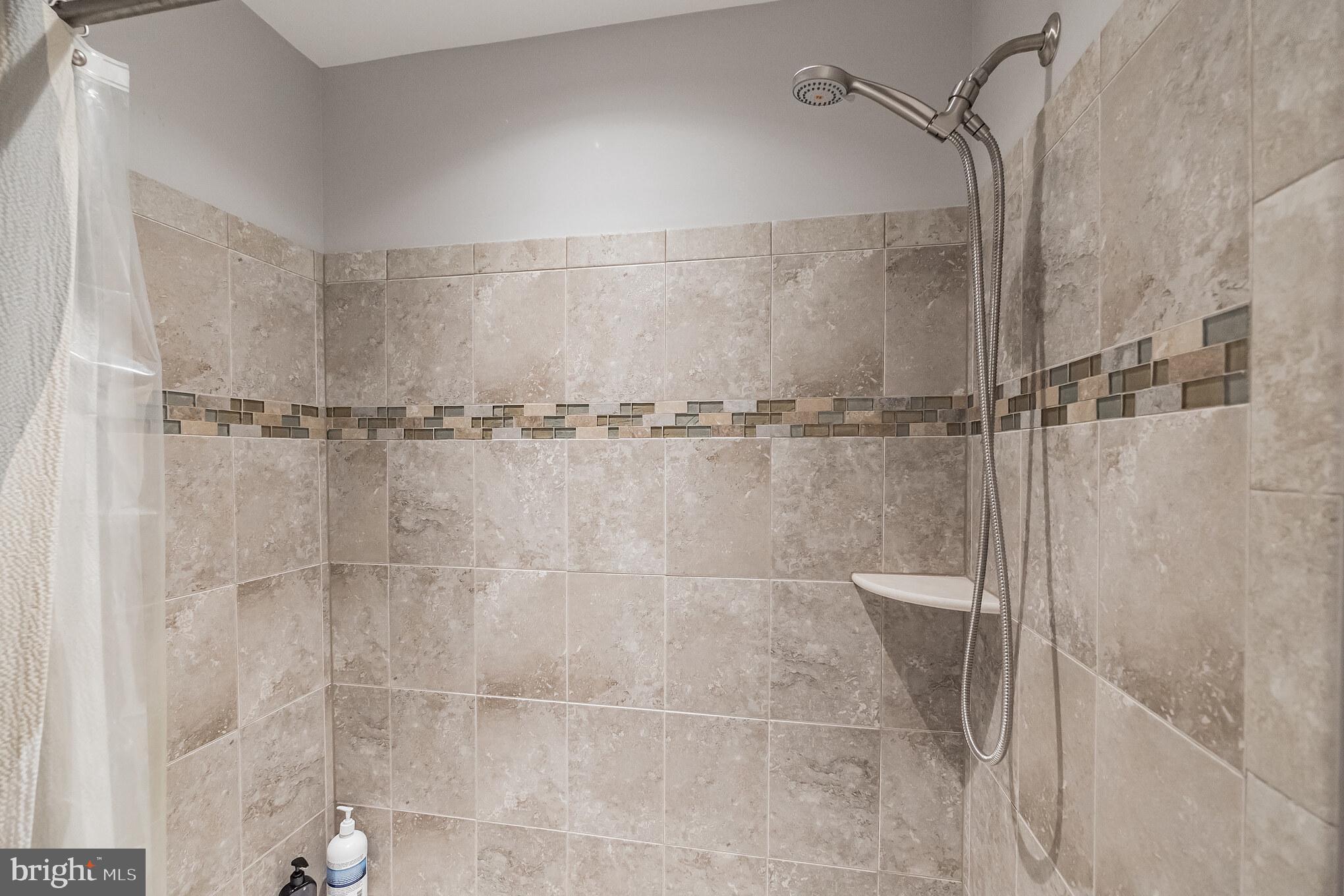 223 Strummer Lane Gaithersburg, MD 20878 - Photo 25 of 41 2nd Full Bathroom