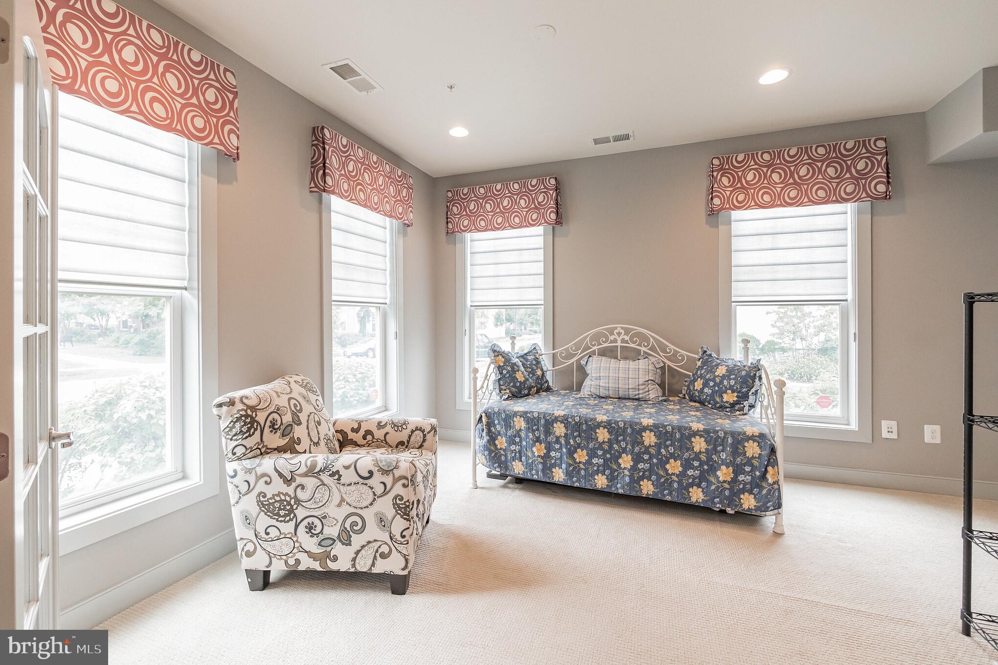 223 Strummer Lane Gaithersburg, MD 20878 - Photo 6 of 41 Den/Office