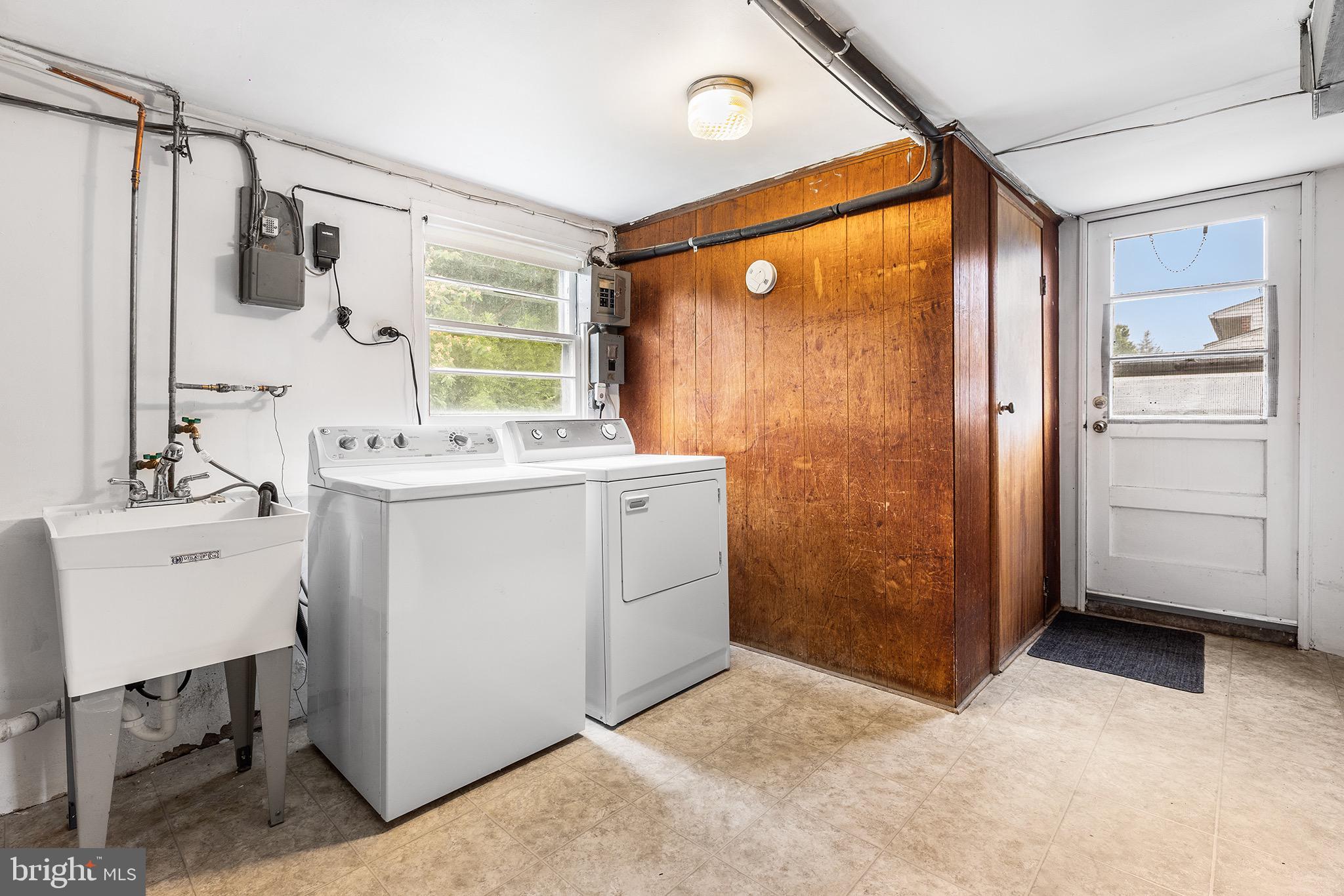 333 Candlewood Road Broomall, PA 19008 - Photo 23 of 27 Laundry Area