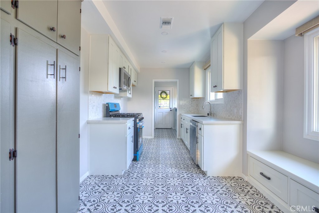 1112 Riedel Avenue Fullerton, CA 92831 - Photo 10 of 33