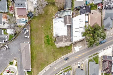 $2,250,000 | 3100 Metairie Road, Metairie, LA 70001