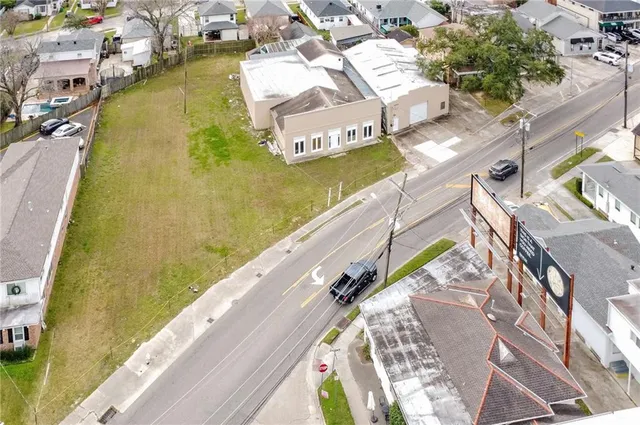 $2,250,000 | 3100 Metairie Road, Metairie, LA 70001