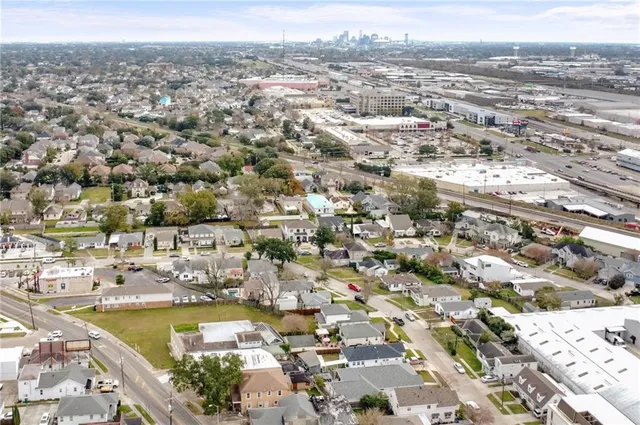 $2,250,000 | 3100 Metairie Road, Metairie, LA 70001