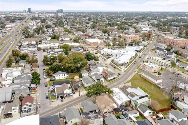 $2,250,000 | 3100 Metairie Road, Metairie, LA 70001