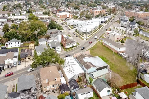 $2,250,000 | 3100 Metairie Road, Metairie, LA 70001