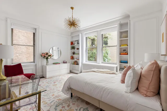 $2,695,000 | 161 West 86th Street, Unit 2A | Upper West Side