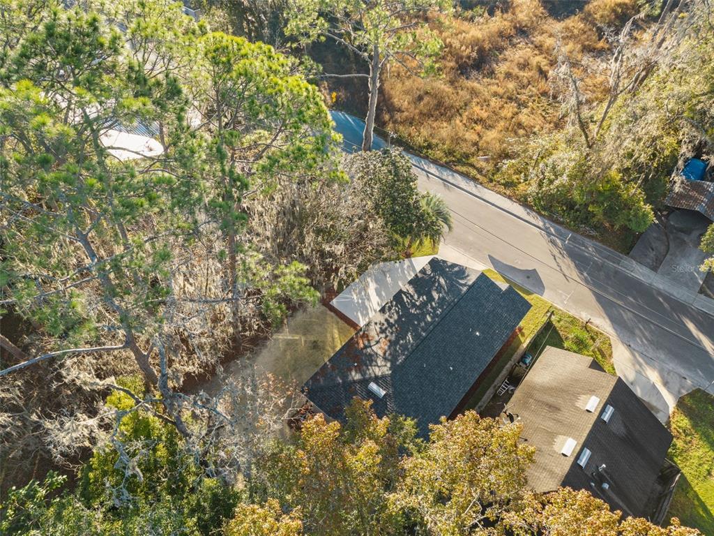 2016 Northeast 3rd Avenue Gainesville, FL 32641 - Photo 35 of 35 a view of a yard from a balcony