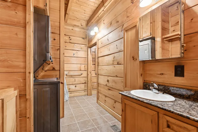 $855,000 | 384 Lonesome Dove Trail, Trinity, TX 75862