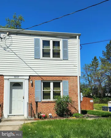 $2,300 | 5828 Biscayne Drive, Alexandria, VA 22303