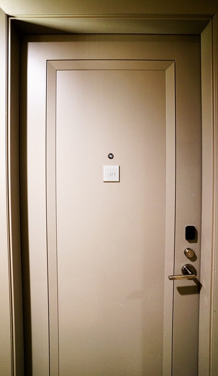 100 Lovejoy Wharf, Unit 4H Boston, MA 02114 - Photo 12 of 27