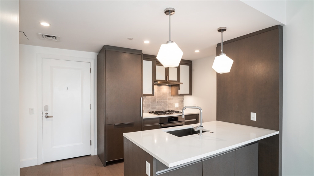 100 Lovejoy Wharf, Unit 4H Boston, MA 02114 - Photo 2 of 27