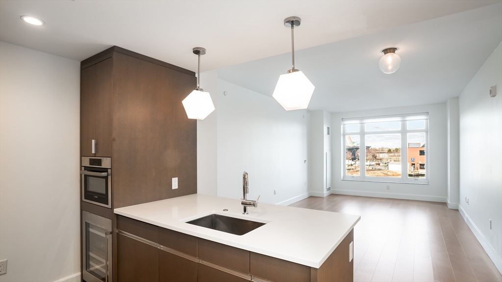 100 Lovejoy Wharf, Unit 4H Boston, MA 02114 - Photo 3 of 27