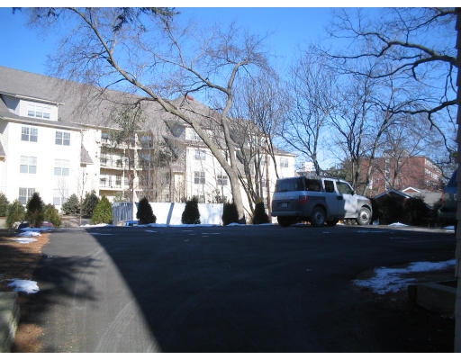 809-811 Heath Street, Unit 811 Brookline, MA 02467 - Photo 12 of 16