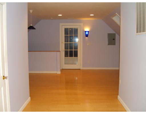 809-811 Heath Street, Unit 811 Brookline, MA 02467 - Photo 9 of 16