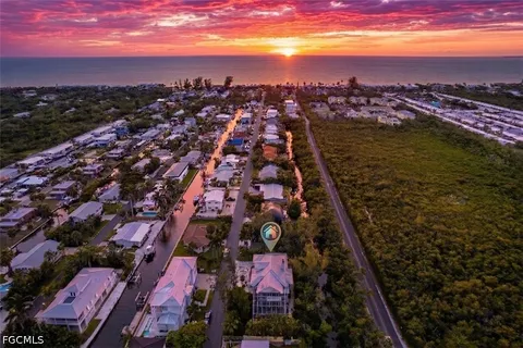 $1,749,000 | 793 Jungle Queen Way, Longboat Key, FL 34228