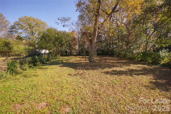 $1,800 | 2143 Camp Greene Street, Charlotte, NC 28208