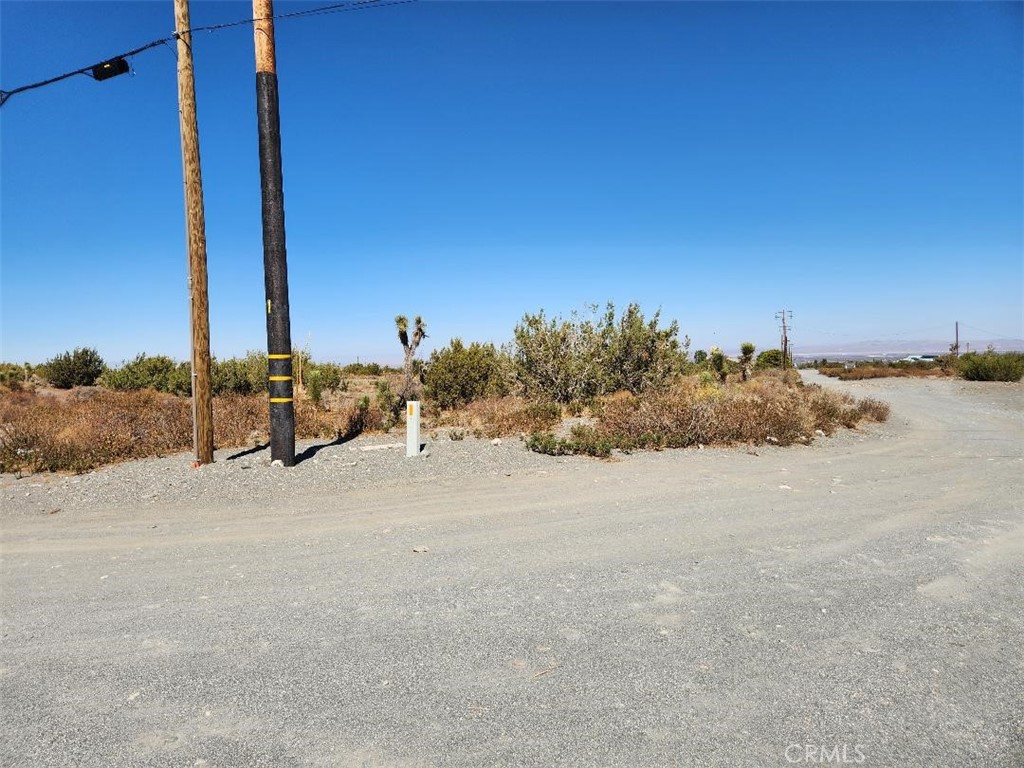 12 Cambria Road Pinon Hills, CA 92372 - Photo 4 of 12 a view of a road with an ocean