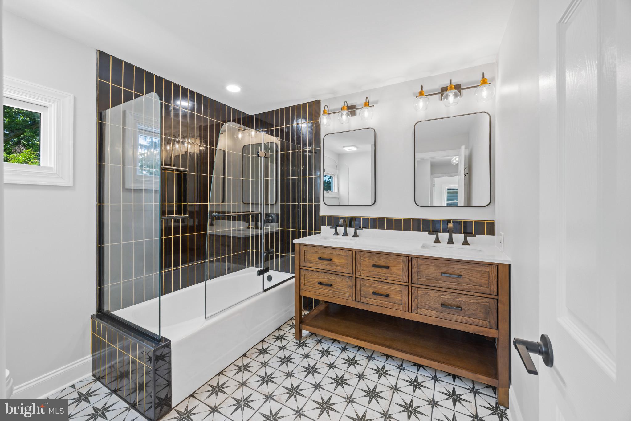 6506 Beverly Road Baltimore, MD 21239 - Photo 32 of 66 Hall Bath