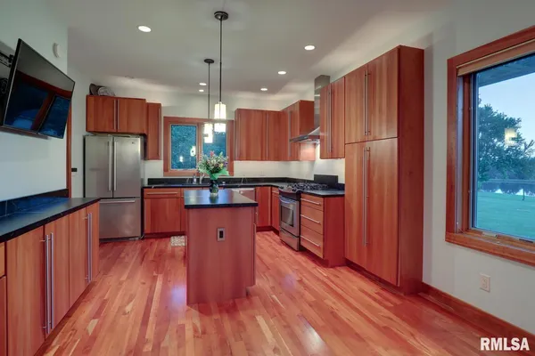 $565,000 | 6 Marty Lane, Macomb, IL 61455