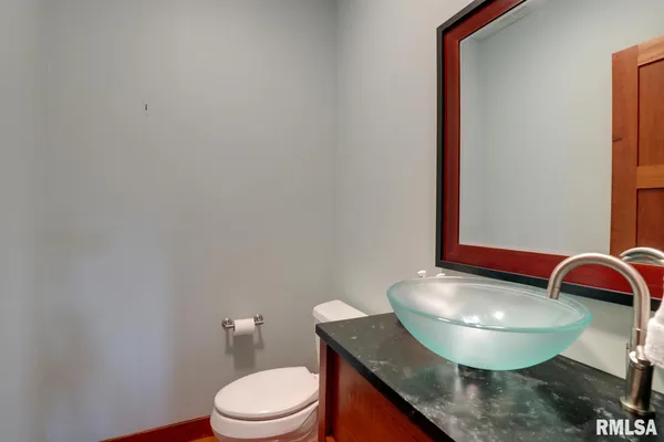 $565,000 | 6 Marty Lane, Macomb, IL 61455