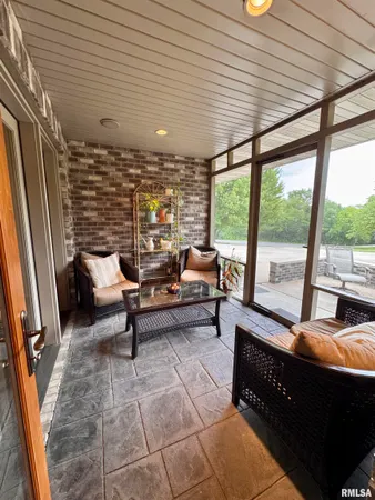 $565,000 | 6 Marty Lane, Macomb, IL 61455