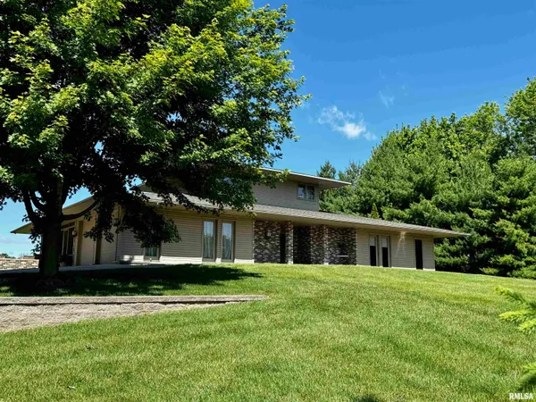 $565,000 | 6 Marty Lane, Macomb, IL 61455