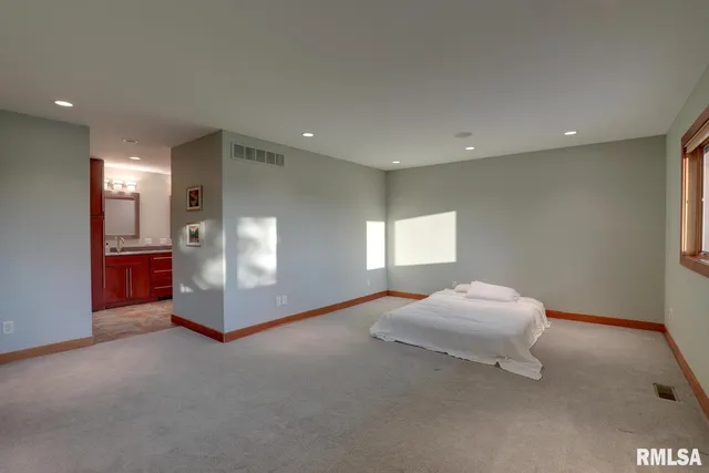 $599,999 | 6 Marty Lane, Macomb, IL 61455