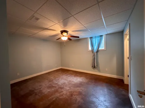 $565,000 | 6 Marty Lane, Macomb, IL 61455