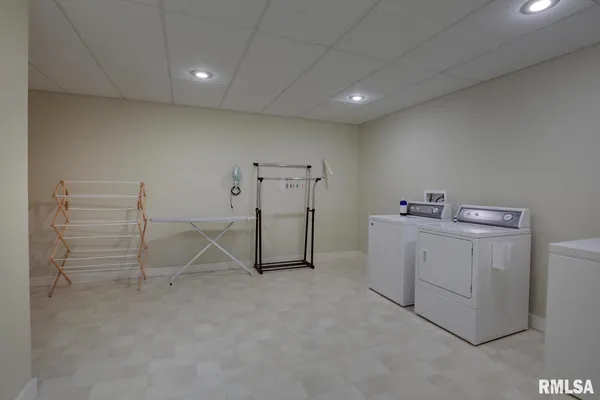 $565,000 | 6 Marty Lane, Macomb, IL 61455