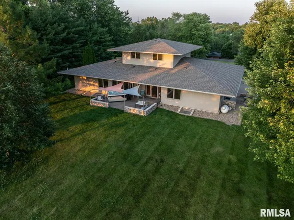 $565,000 | 6 Marty Lane, Macomb, IL 61455