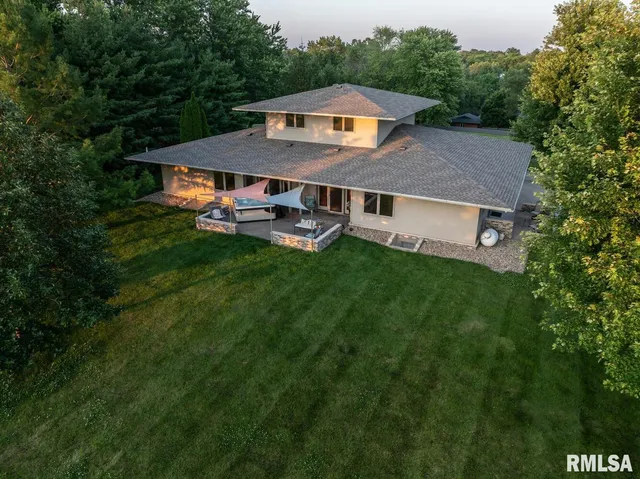 $599,999 | 6 Marty Lane, Macomb, IL 61455