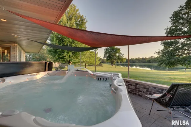 $599,999 | 6 Marty Lane, Macomb, IL 61455