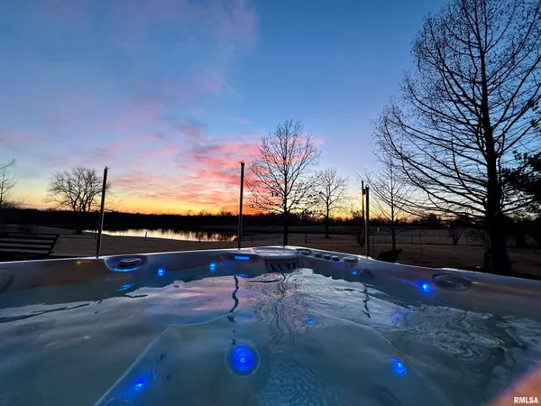 $565,000 | 6 Marty Lane, Macomb, IL 61455