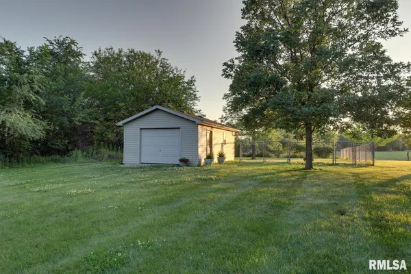 $565,000 | 6 Marty Lane, Macomb, IL 61455