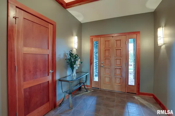 $565,000 | 6 Marty Lane, Macomb, IL 61455