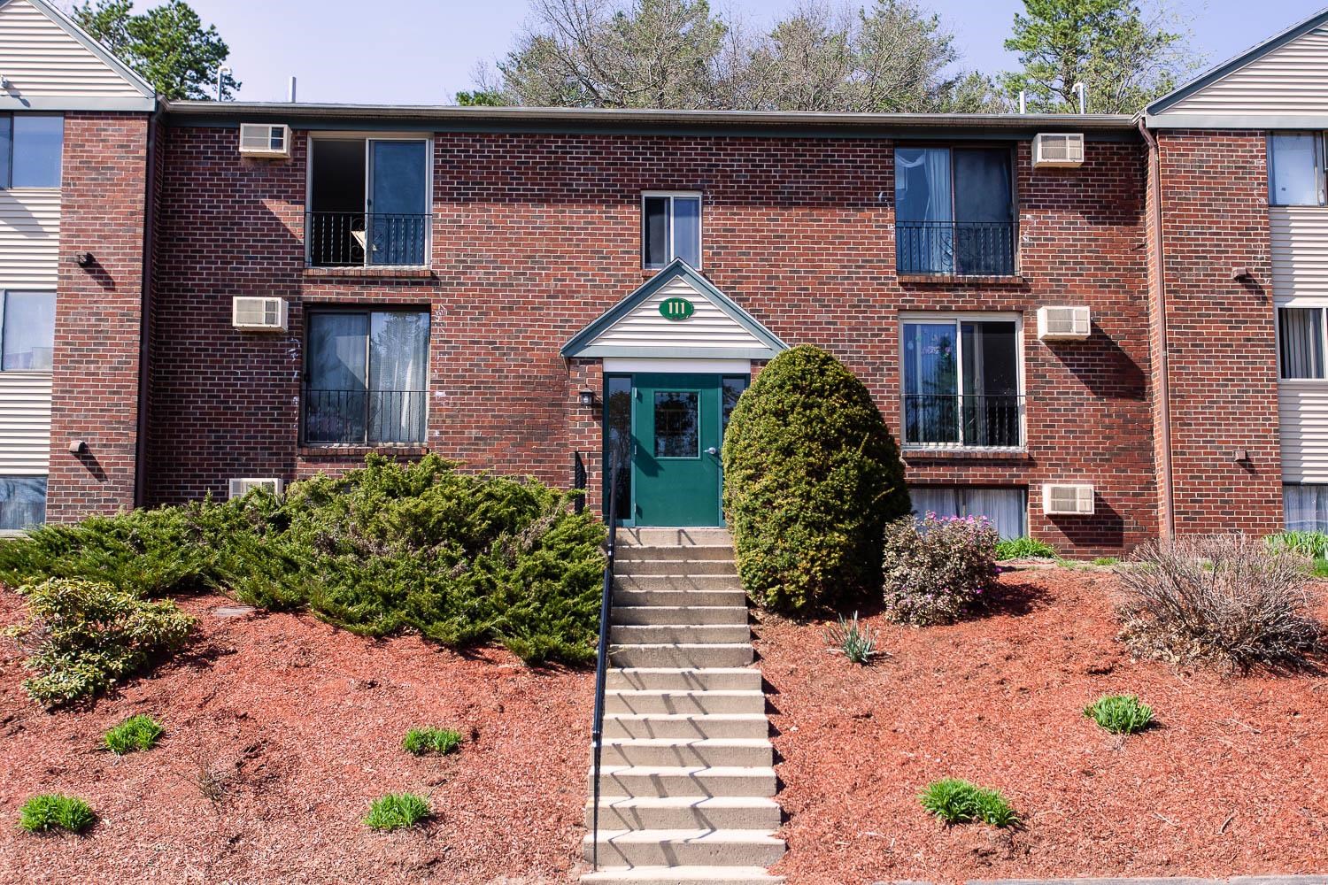 111 English Village Road, Unit 302 Manchester, NH 03102 - Photo 1 of 21 Gallery Image 1