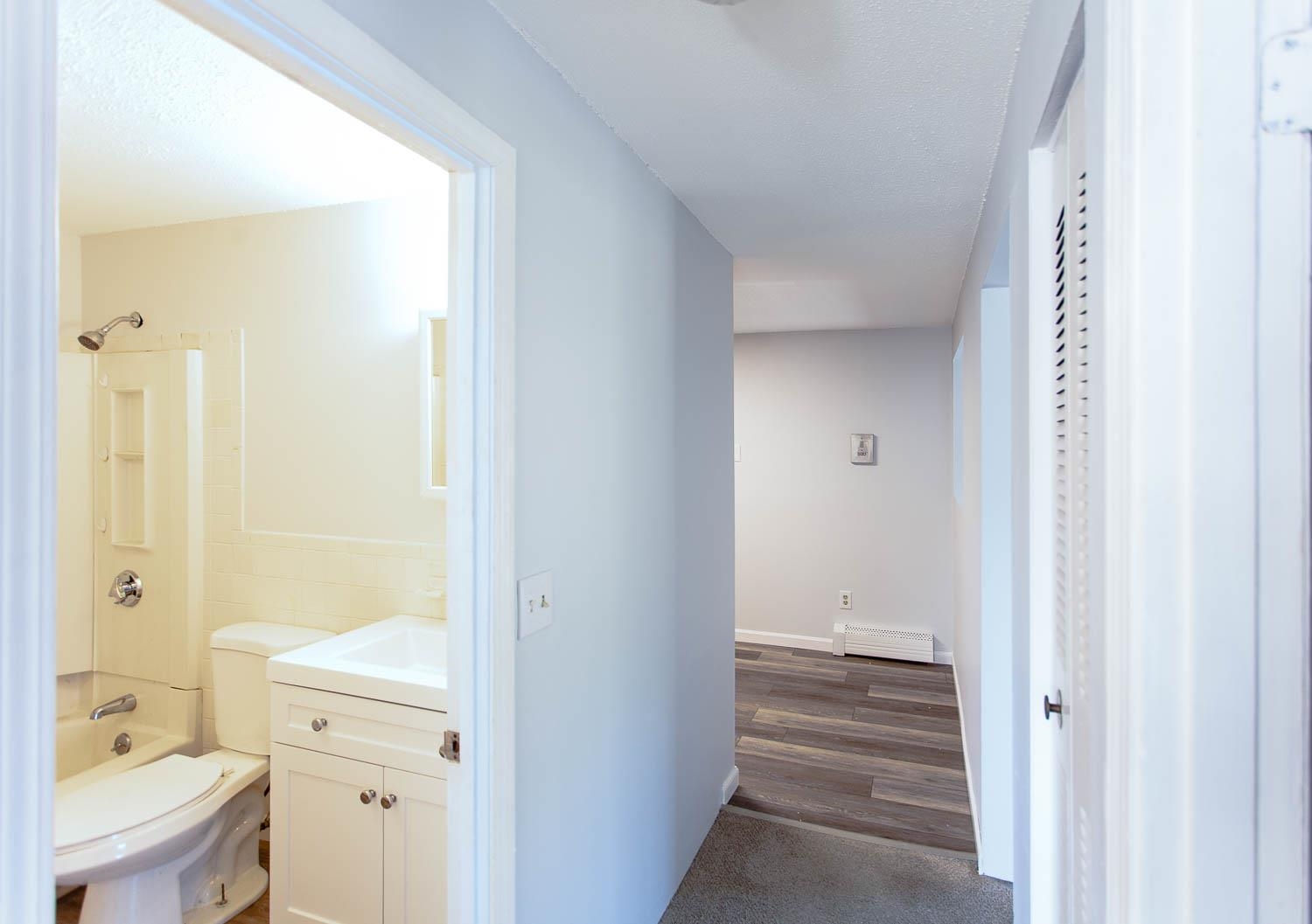 111 English Village Road, Unit 302 Manchester, NH 03102 - Photo 13 of 21 Gallery Image 13