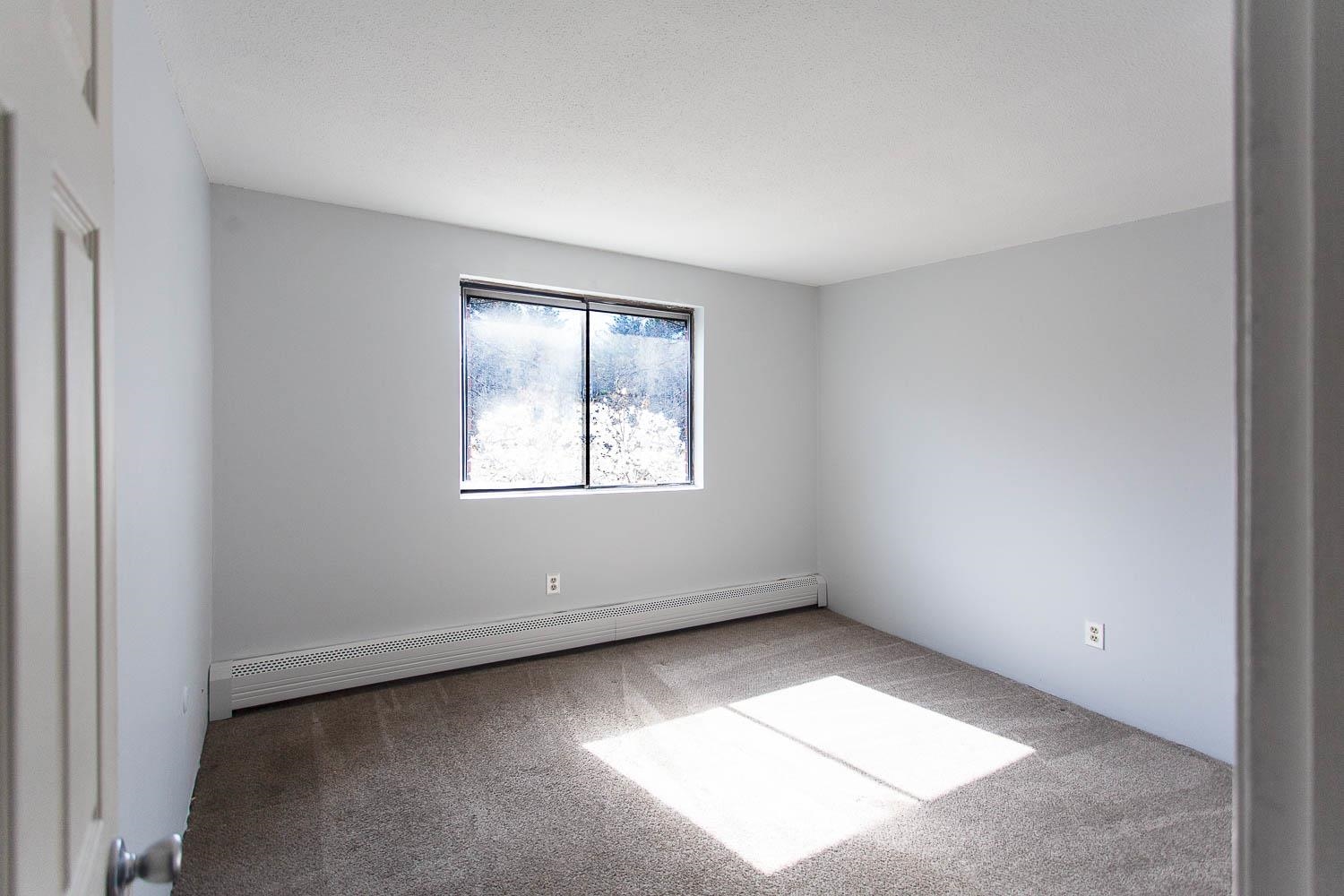 111 English Village Road, Unit 302 Manchester, NH 03102 - Photo 15 of 21 Gallery Image 15